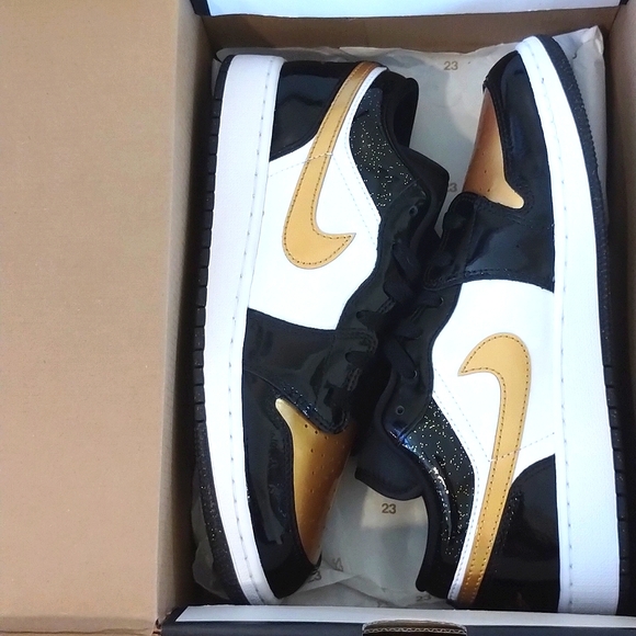 Jordan Shoes - Jordan 1 Low SE ✨Glitter✨ Black White & Gold Youth/Men 7 & Women 8.5